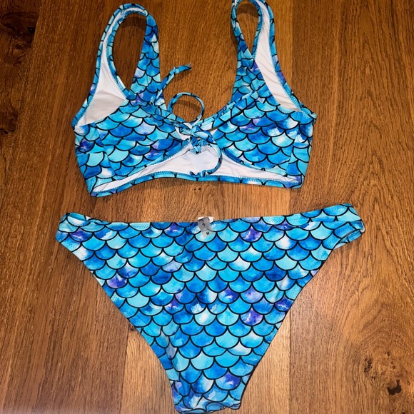 Blue mermaid swimsuit - Picture 2 of 6
